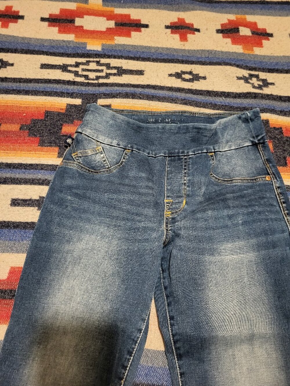 Capri Jeans Brand Rock&Republic Size 10  pull on capris